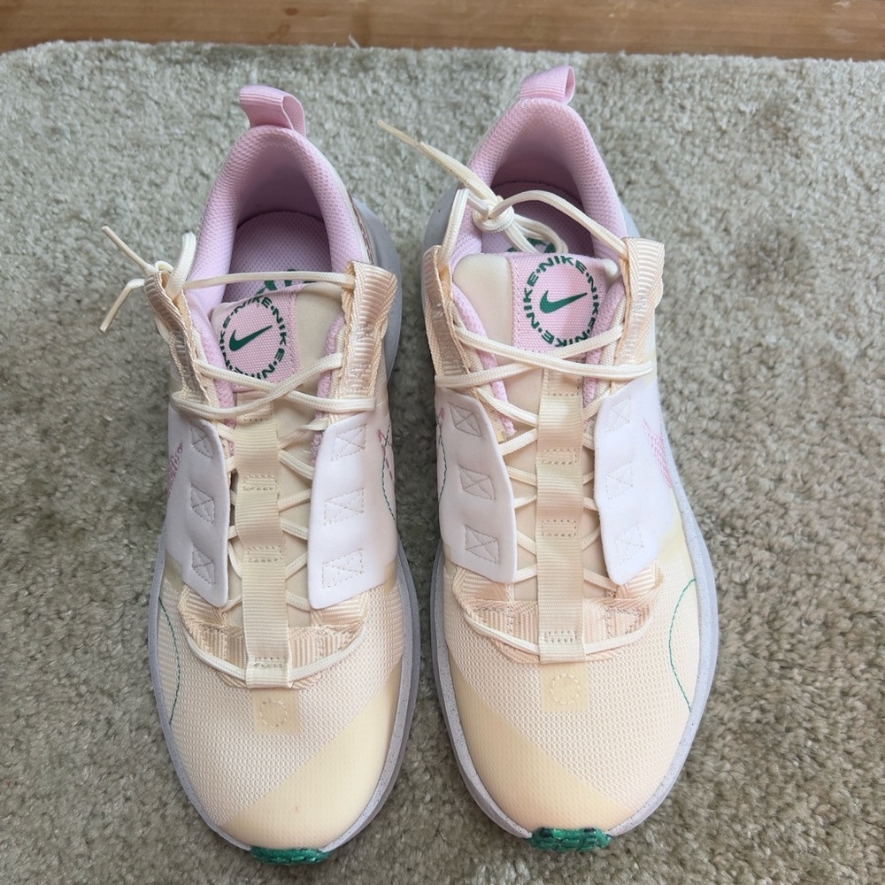 Size 6 youth Nike crater impact coconut milk/pink foam